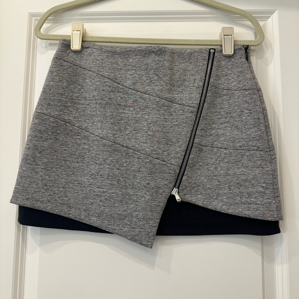 Intermix Mini Skirt. Grey/black, never worn